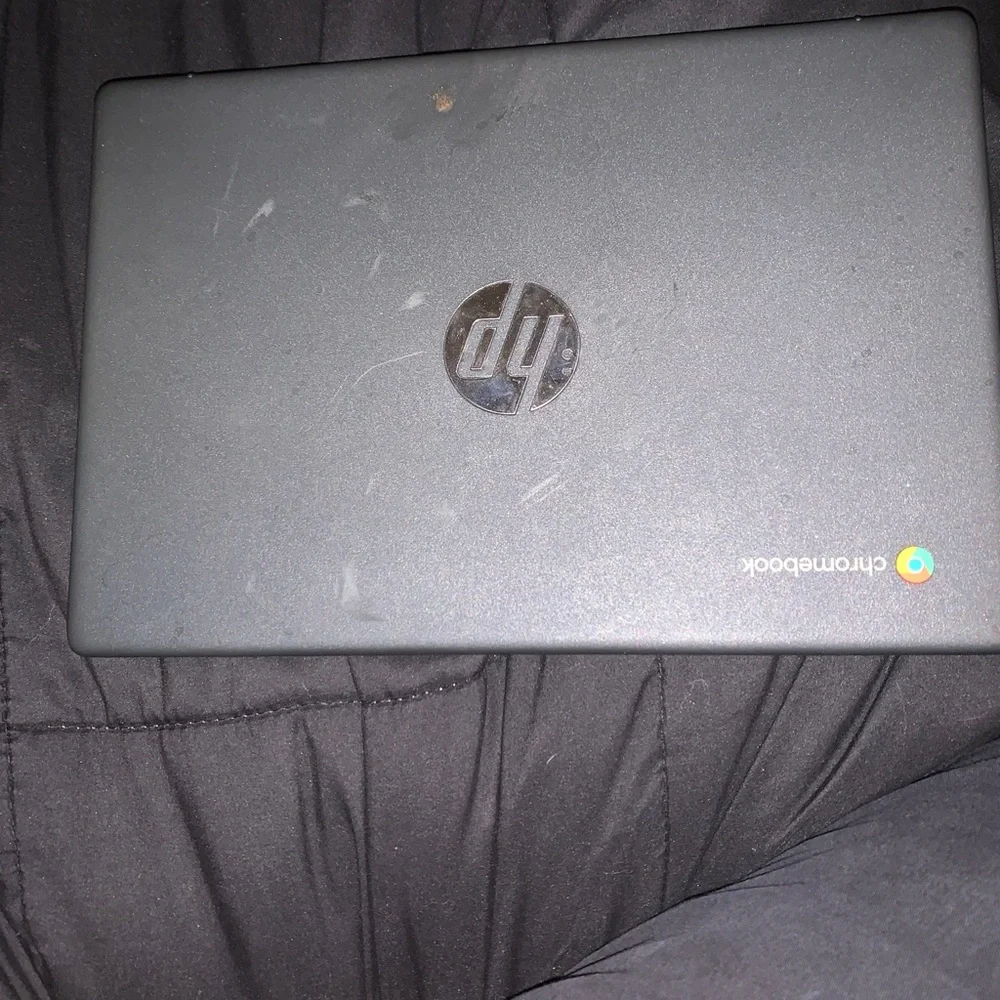 Cracked screen chrome book HP